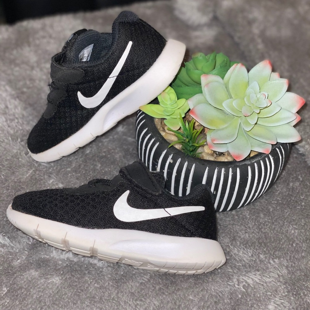 Black Nikes for baby’s Size 7C